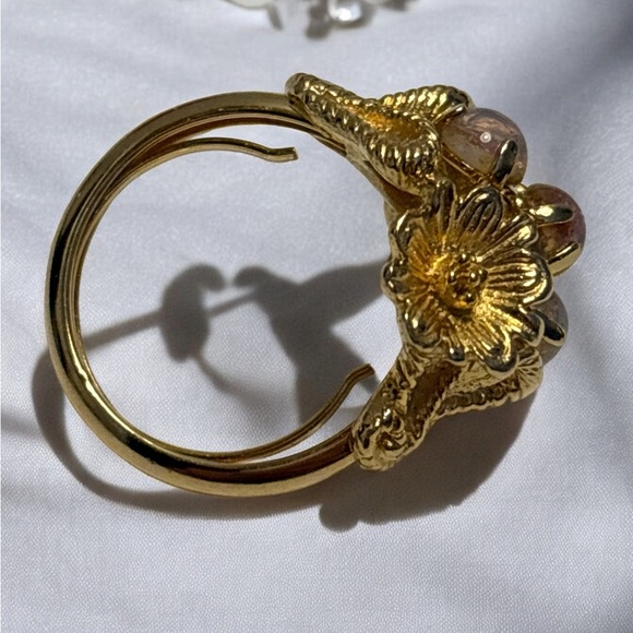 Vintage Avon Gold Tone Created Opals & Floral Ring Sz 5 to 6.5 - Picture 9 of 9